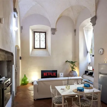 Apartment Claudia Suite: Loft Romantico Nel Cuore Di Arezzo